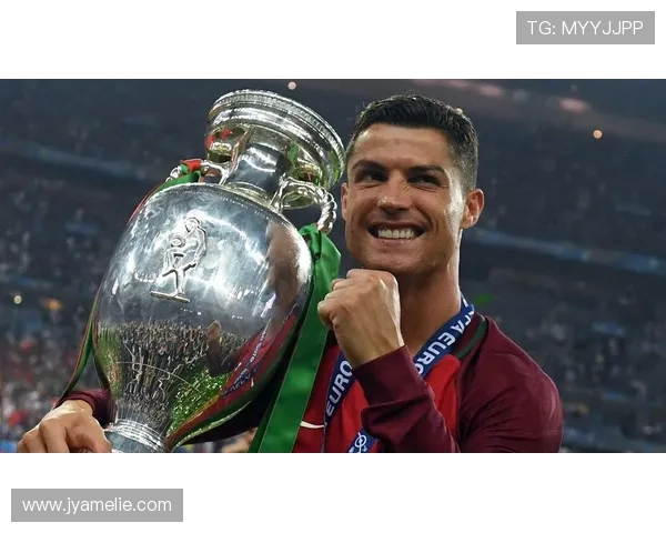 天下足球C罗欧冠百球：天下足球回顾C罗欧冠百球时刻